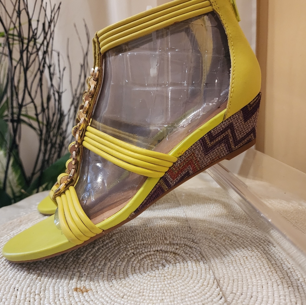 NWT.Seychelles Women's leather Sandals Size 8.5